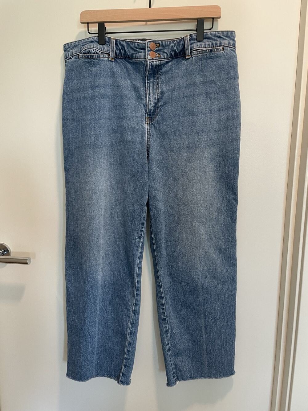 Talbots Easy Straight Ankle Crop Jeans Women 16 High Rise Raw Hem Light Wash